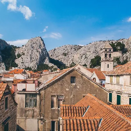 Kalajzic Apartment Omis