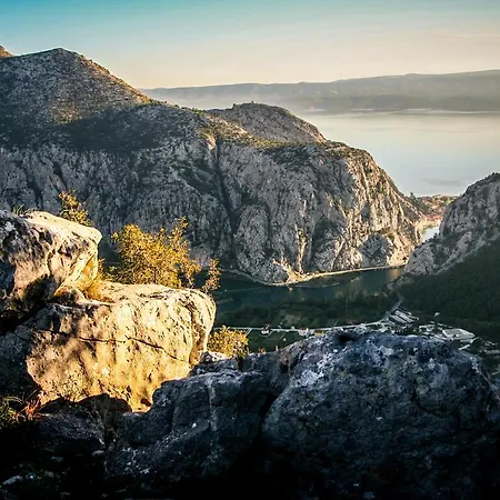 Kalajzic Apartment Omis