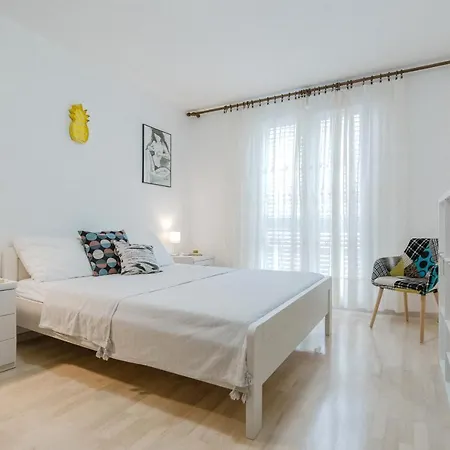 Kalajzic Apartment Omis
